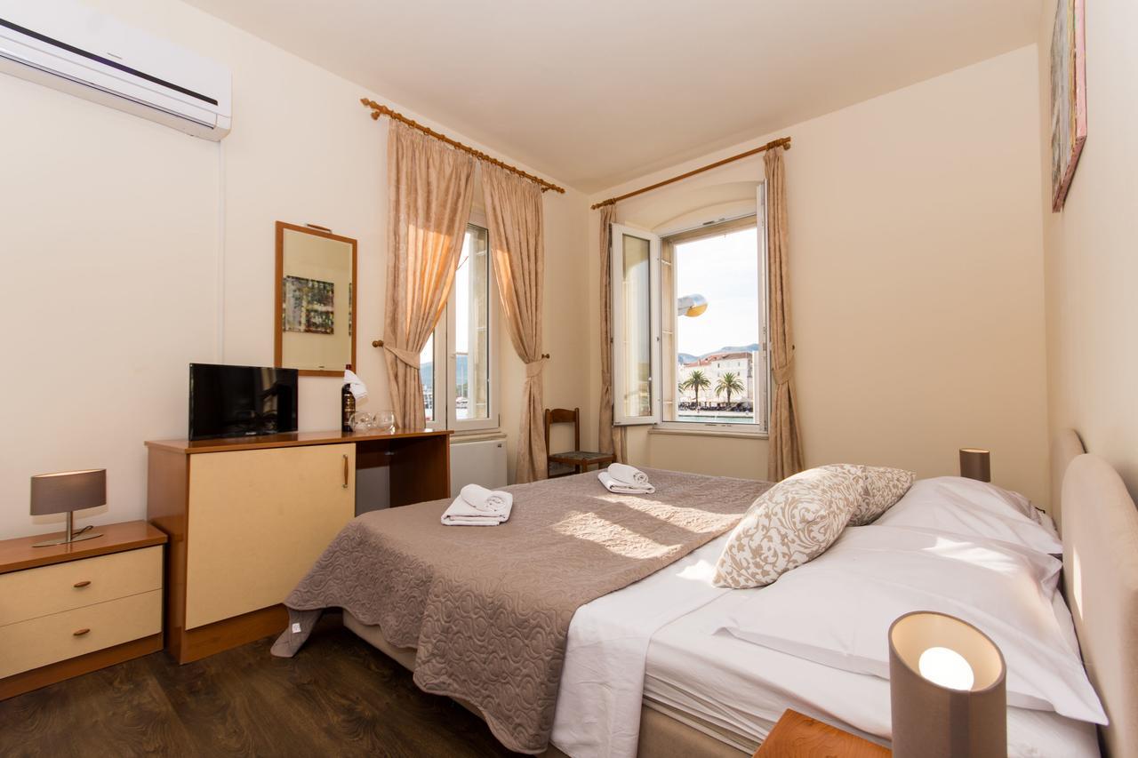 Rooms Villa Liza Trogir Exterior photo